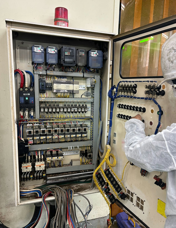 配電盤取り外し