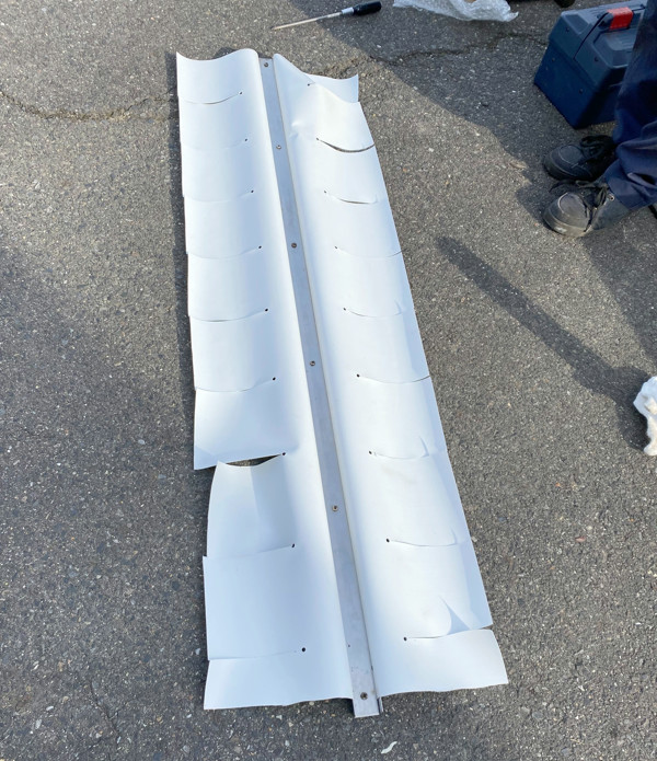 冷凍機遮熱カーテン取替