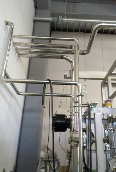 サニタリー配管施工中