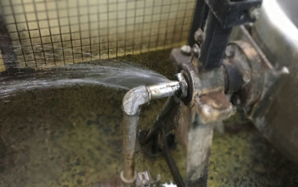 蒸気釜水漏れ