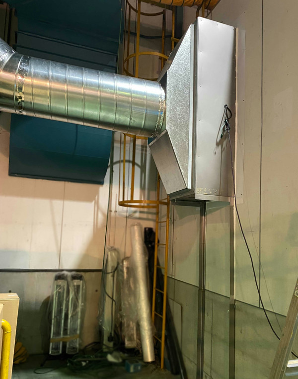 ダクト接続作業後