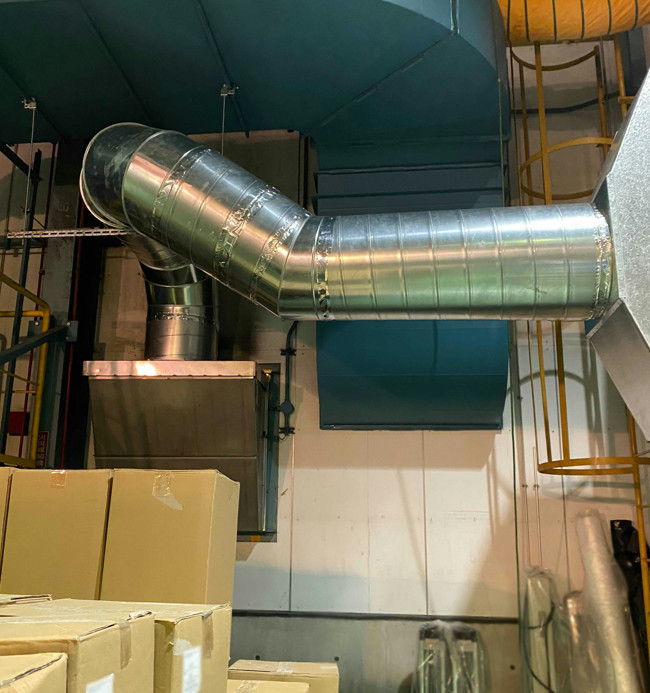 ダクト接続作業後