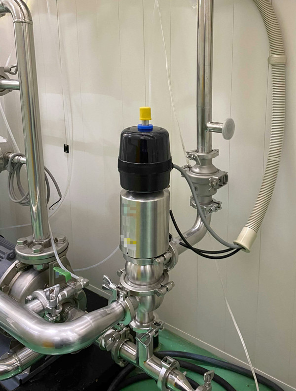 バルブ取付、配管、エアーホース、電気接続