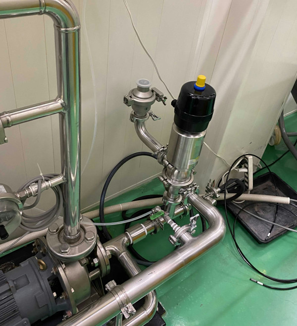 バルブ取付、配管、エアーホース、電気接続