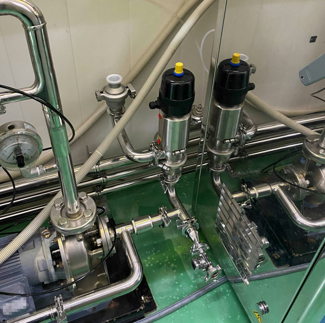 バルブ取付、配管、エアーホース、電気接続