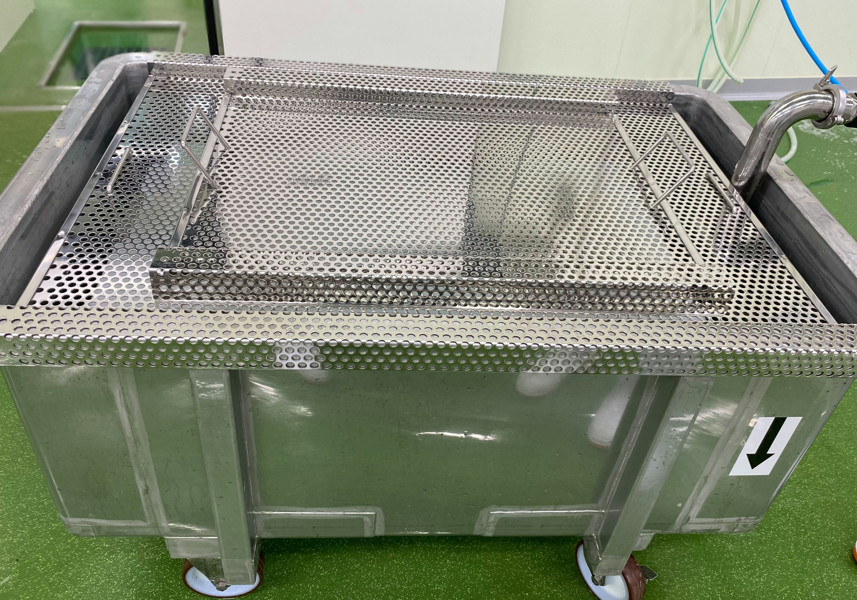 パンチングメタル部品