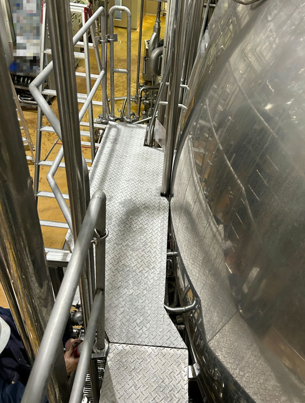 架台・手すり設置作業