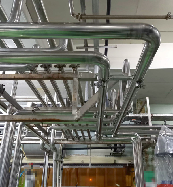 製作した配管を取付