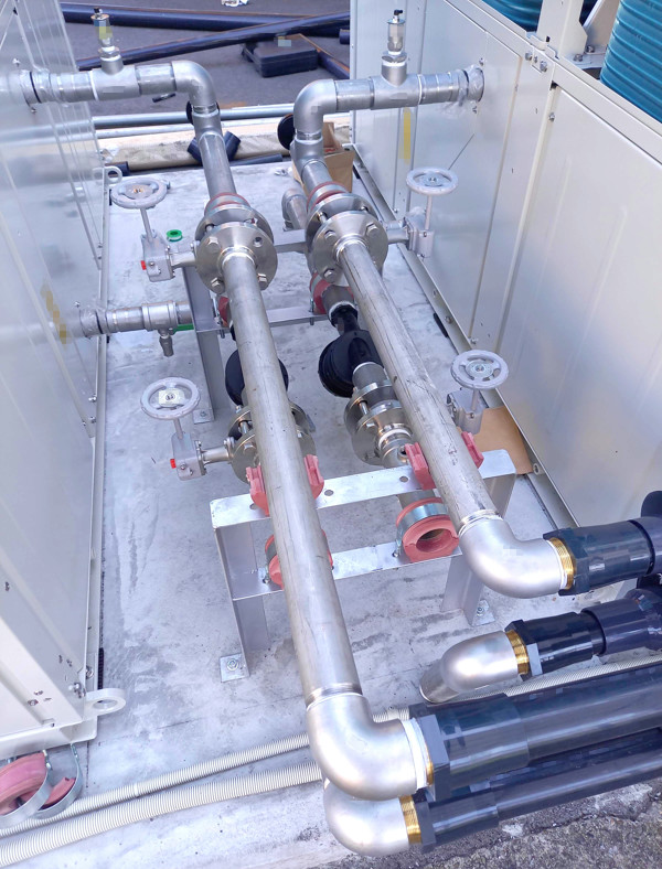 チラー設備配管接続