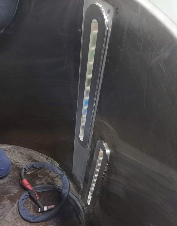 新レベルゲージ仮溶接